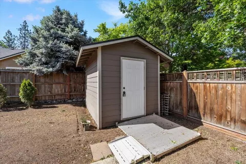 237 Echo Way, Eagle Point, OR 97524 photo 30