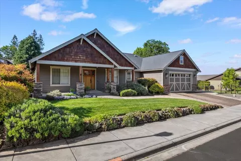 237 Echo Way, Eagle Point, OR 97524 photo 3