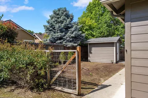 237 Echo Way, Eagle Point, OR 97524 photo 29