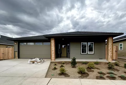 4924 SW Yew Pl #LOT 27, Redmond, OR 97756