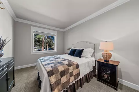 Bedroom - 2832 NW Mcdermott Pl, Bend, OR 97703 photo 3 of 4