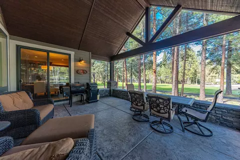 Exterior - 2832 NW Mcdermott Pl, Bend, OR 97703 photo 5 of 8