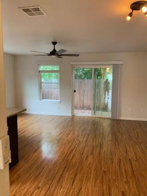 Living - 52-56 S Haskell St, Central Point, OR 97502 photo 5 of 5