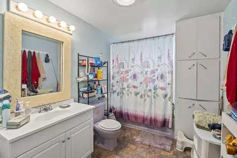 Bath - 52-56 S Haskell St, Central Point, OR 97502 photo 1 of 6