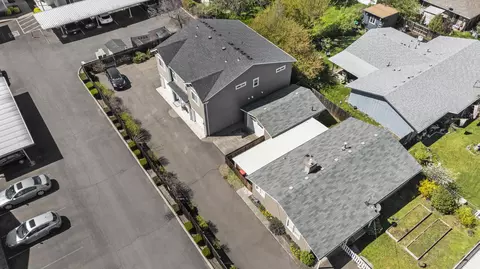 View/Area - 52-56 S Haskell St, Central Point, OR 97502 photo 3 of 5