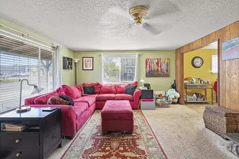 Living - 52-56 S Haskell St, Central Point, OR 97502 photo 2 of 5