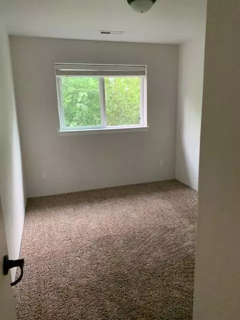 Bedroom - 52-56 S Haskell St, Central Point, OR 97502 photo 8 of 8