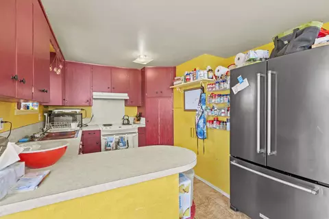 Kitchen - 52-56 S Haskell St, Central Point, OR 97502 photo 1 of 2