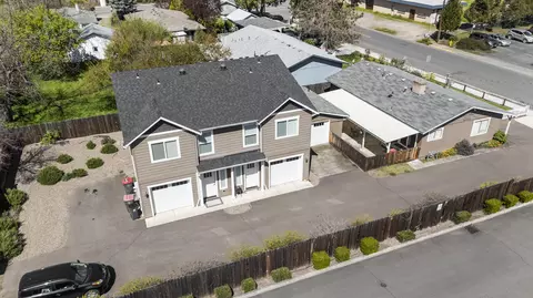 52-56 S Haskell St, Central Point, OR 97502