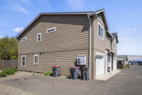 Exterior - 52-56 S Haskell St, Central Point, OR 97502 photo 8 of 8