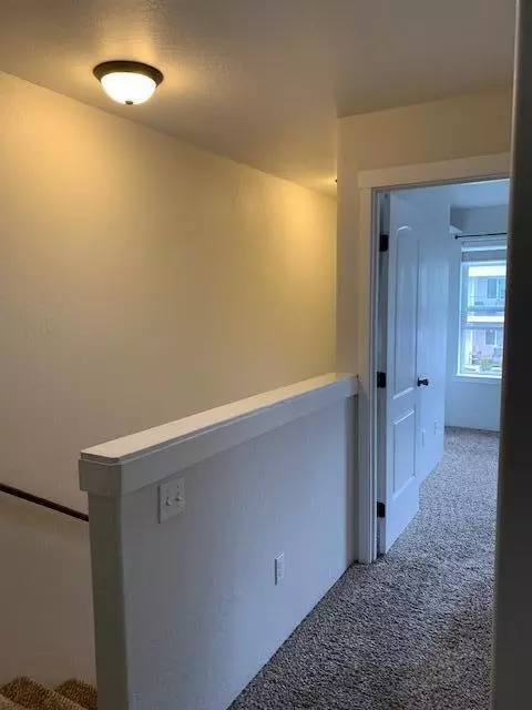 Entry Way - 52-56 S Haskell St, Central Point, OR 97502 photo 2 of 2