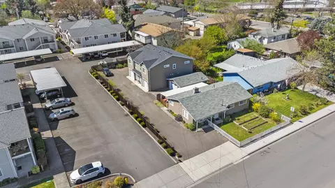 View/Area - 52-56 S Haskell St, Central Point, OR 97502 photo 5 of 5