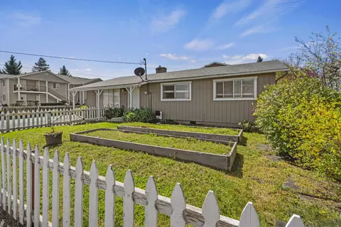 Exterior - 52-56 S Haskell St, Central Point, OR 97502 photo 1 of 8