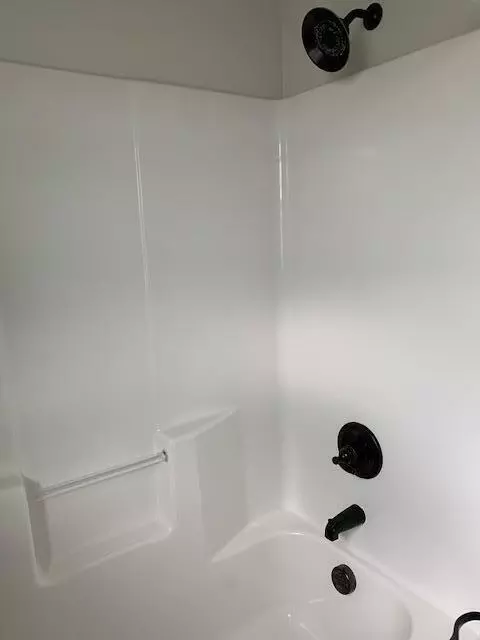 Bath - 52-56 S Haskell St, Central Point, OR 97502 photo 6 of 6