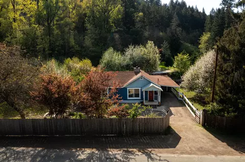 547 Barton Rd, Glendale, OR 97442