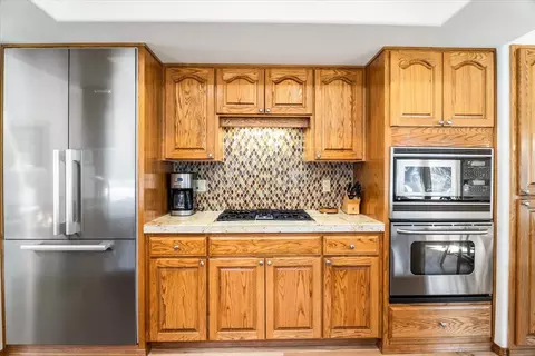 Kitchen - 60877 Willow Creek Loop, Bend, OR 97702 photo 4 of 5