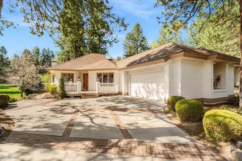 60877 Willow Creek Loop, Bend, OR 97702