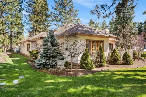 Exterior - 60877 Willow Creek Loop, Bend, OR 97702 photo 2 of 9