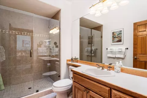 Bath - 60877 Willow Creek Loop, Bend, OR 97702 photo 1 of 3