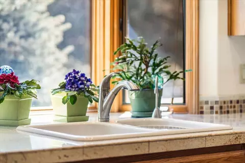 Kitchen - 60877 Willow Creek Loop, Bend, OR 97702 photo 5 of 5
