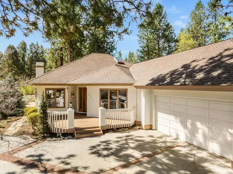 Exterior - 60877 Willow Creek Loop, Bend, OR 97702 photo 7 of 9