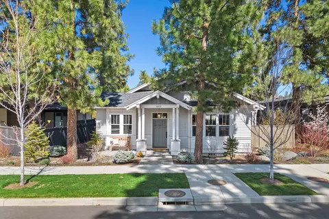 1822 NW Fields St, Bend, OR 97703