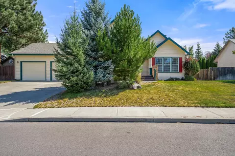 754 SE Shadowood Dr, Bend, OR 97702