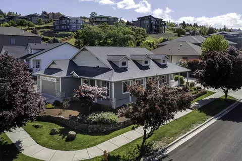 4328 Tamarack Dr, Medford, OR 97504