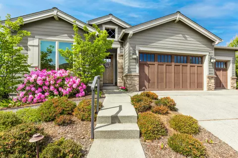 3664 Camina Dr, Medford, OR 97504