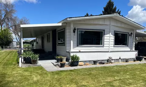 2600 Stearns Way #SPC 1A, Medford, OR 97501