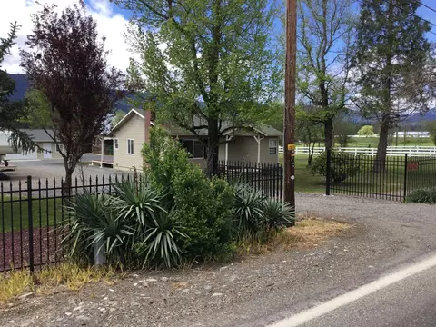 6095 Evans Creek Rd, Rogue River, OR 97537