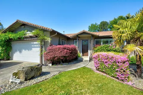 1888 SW Meadow Gln, Grants Pass, OR 97527