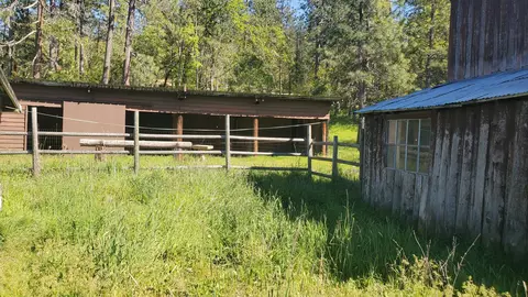 Exterior - 3505 Obenchain Rd N, Eagle Point, OR 97524 photo 8 of 8