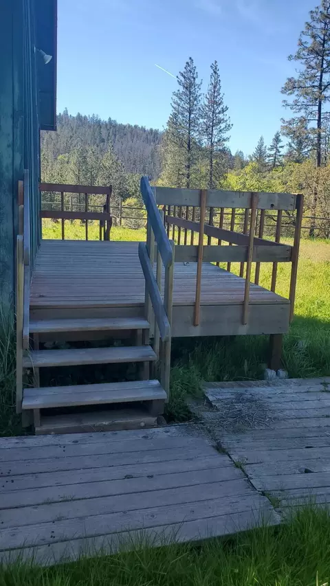 Exterior - 3505 Obenchain Rd N, Eagle Point, OR 97524 photo 3 of 8