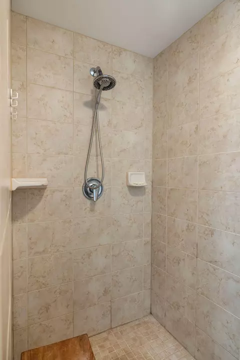 Bath - 53520 Wildriver Way, La Pine, OR 97739 photo 3 of 7