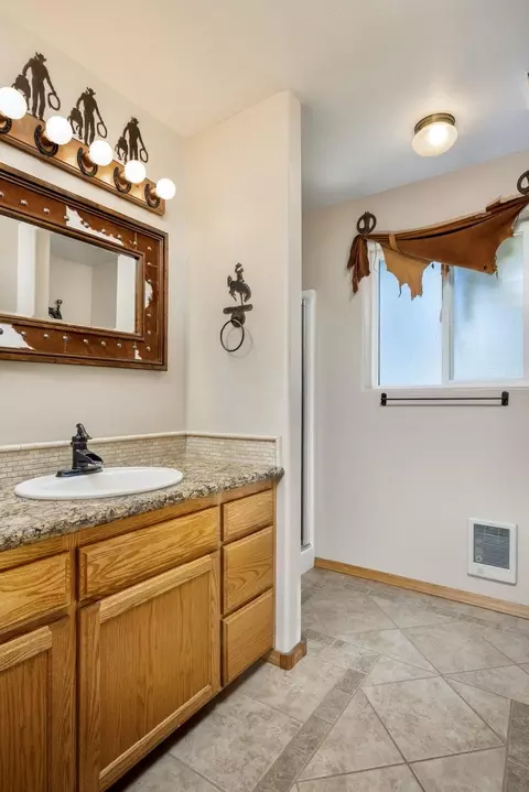 Bath - 53520 Wildriver Way, La Pine, OR 97739 photo 7 of 7