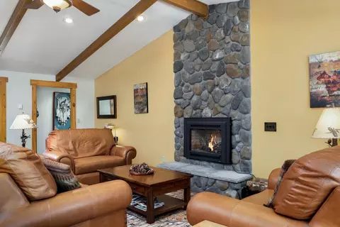 Living - 53520 Wildriver Way, La Pine, OR 97739 photo 2 of 5