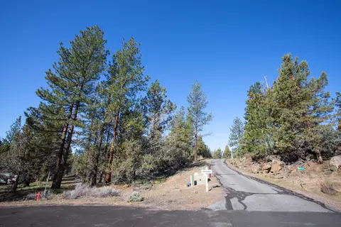 18933 Martingale Cir, Bend, OR 97703