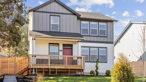 2735 NE Butler Market Rd # 33, Bend, OR 97701
