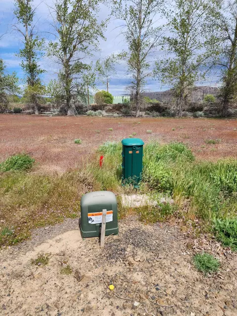 306 Little Lake Rd, Maupin, OR 97037