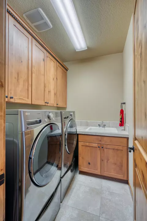 Other - 60805 Whitney Pl, Bend, OR 97702 photo 4 of 12