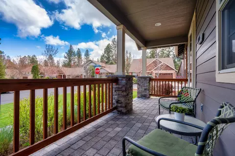Exterior - 60805 Whitney Pl, Bend, OR 97702 photo 2 of 8