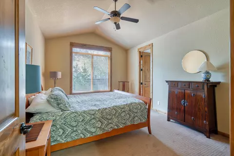 Bedroom - 60805 Whitney Pl, Bend, OR 97702 photo 2 of 6