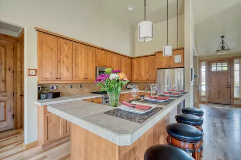 Kitchen - 60805 Whitney Pl, Bend, OR 97702 photo 1 of 5