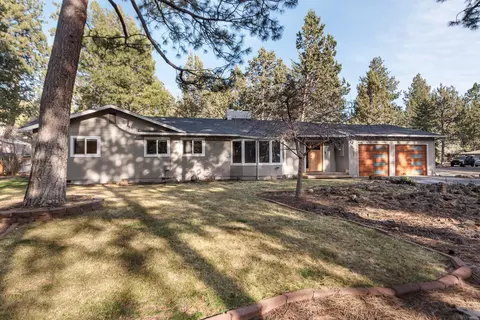 61234 Chikamin Dr, Bend, OR 97702