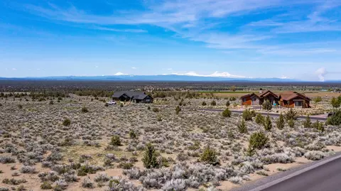 15230 SW Mecate Ln, Powell Butte, OR 97753