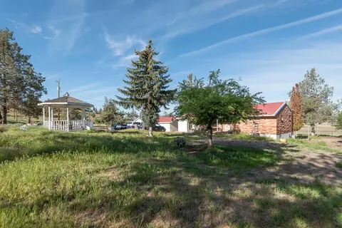 1190 NE Richard Ln, Madras, OR 97741