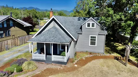 27 SW Western Ave, Grants Pass, OR 97526