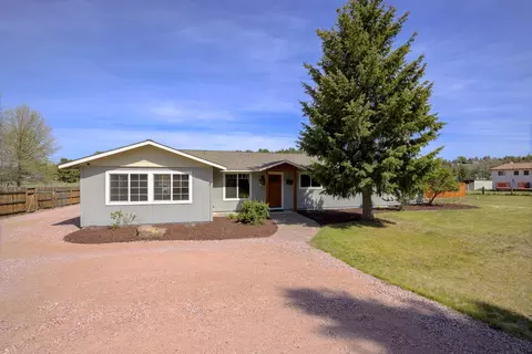 3698 NW Helmholtz Way, Redmond, OR 97756