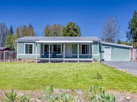 14011 Ravenwood Dr, Klamath Falls, OR 97601